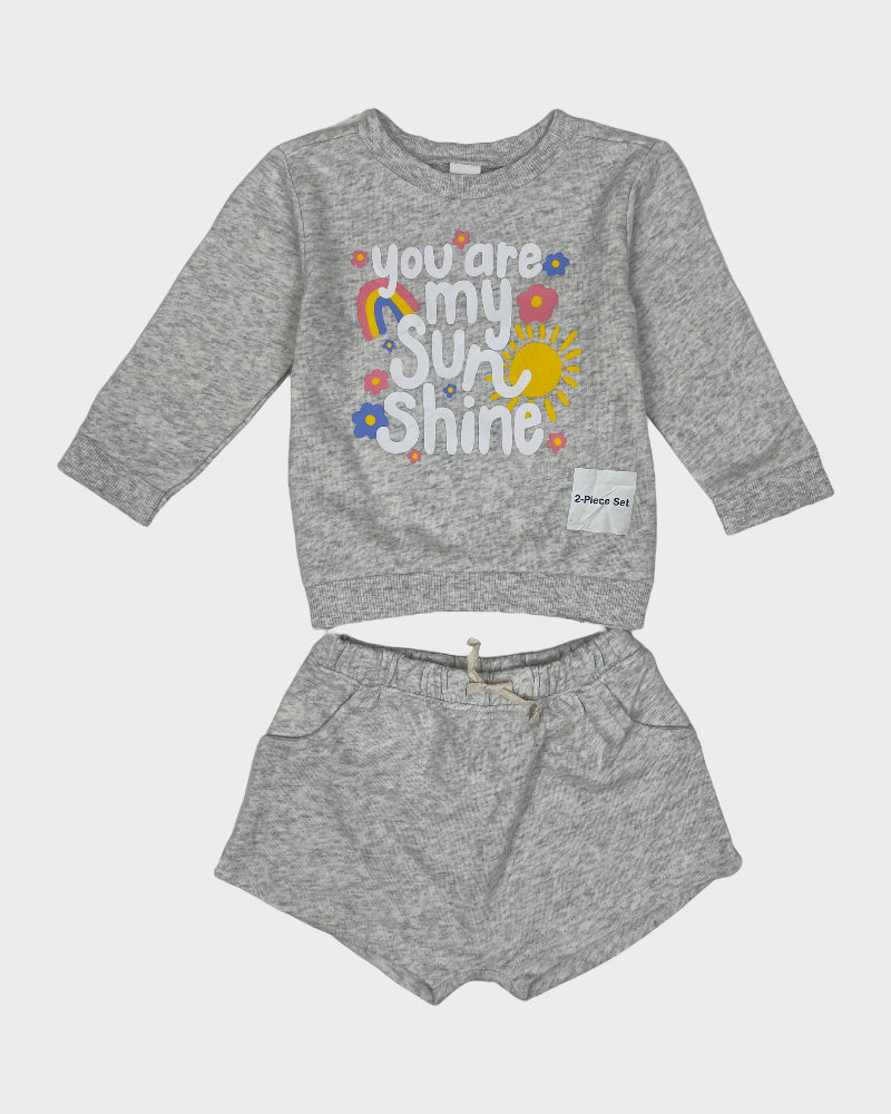 Old Navy 2 Piece Set – Sweatshirt And Shorts (6-12M)