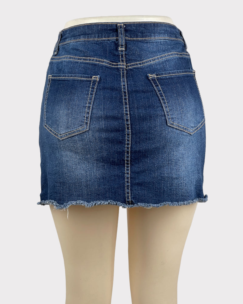No Boundaries Dark-wash Blue Distressed Denim Mini Skirt (W26)