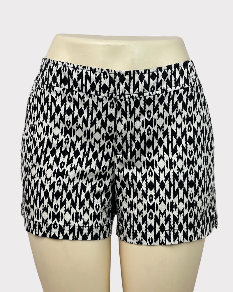 New York & Company Black And White Fashion Shorts (W32)