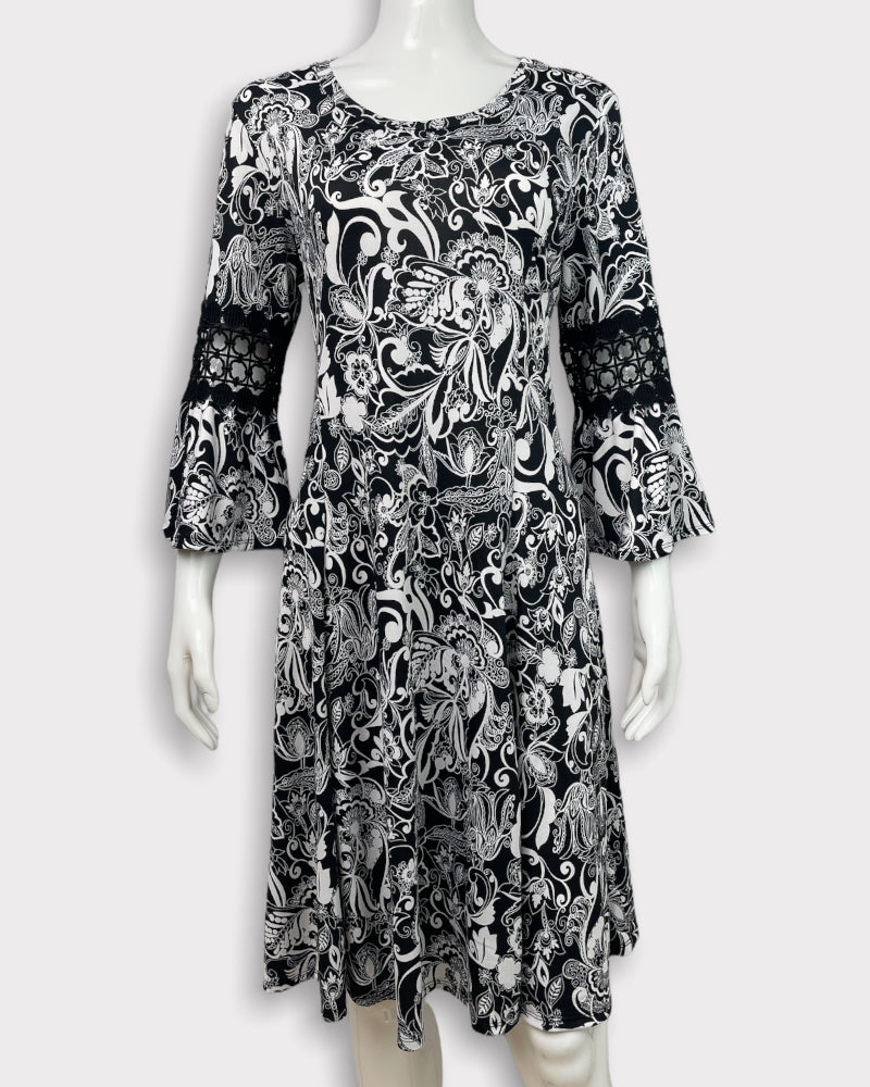 Notations Black And White Printed Dress (M)