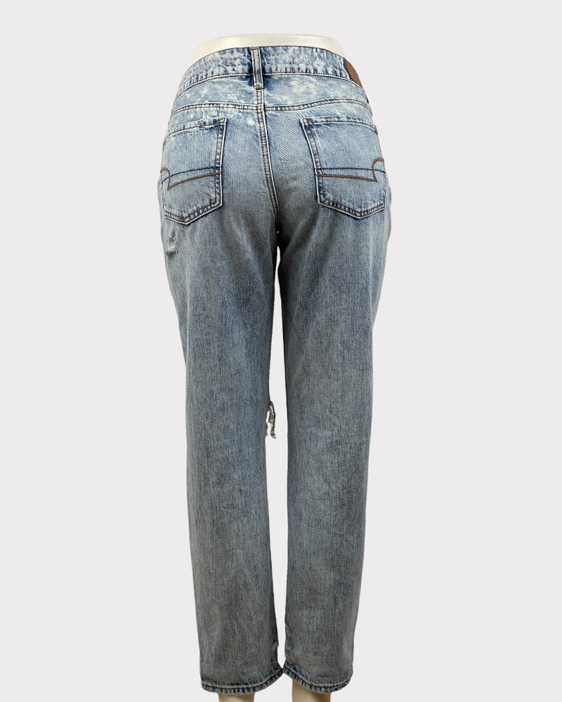 American Eagle Outfitters Light-Wash Blue Ripped Jeans (W32)