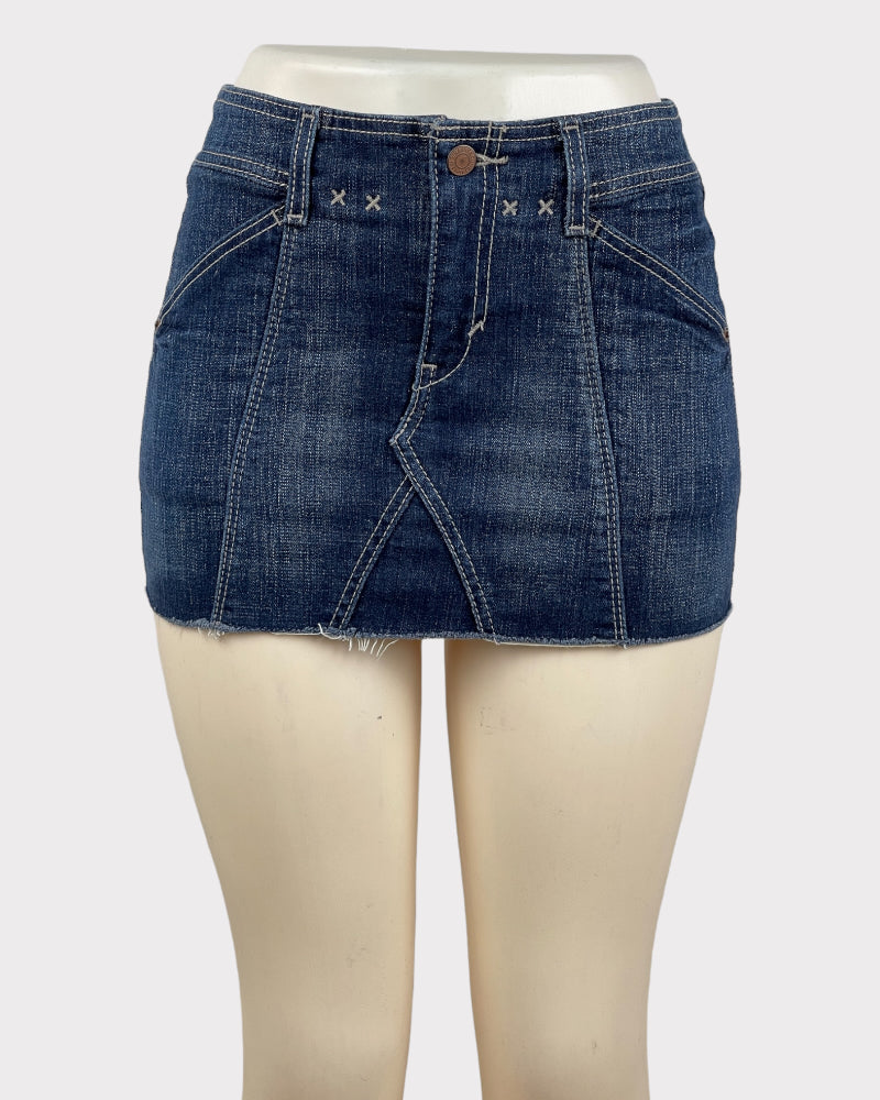 Levi's Dark-wash Blue Denim Mini Skirt (W28)