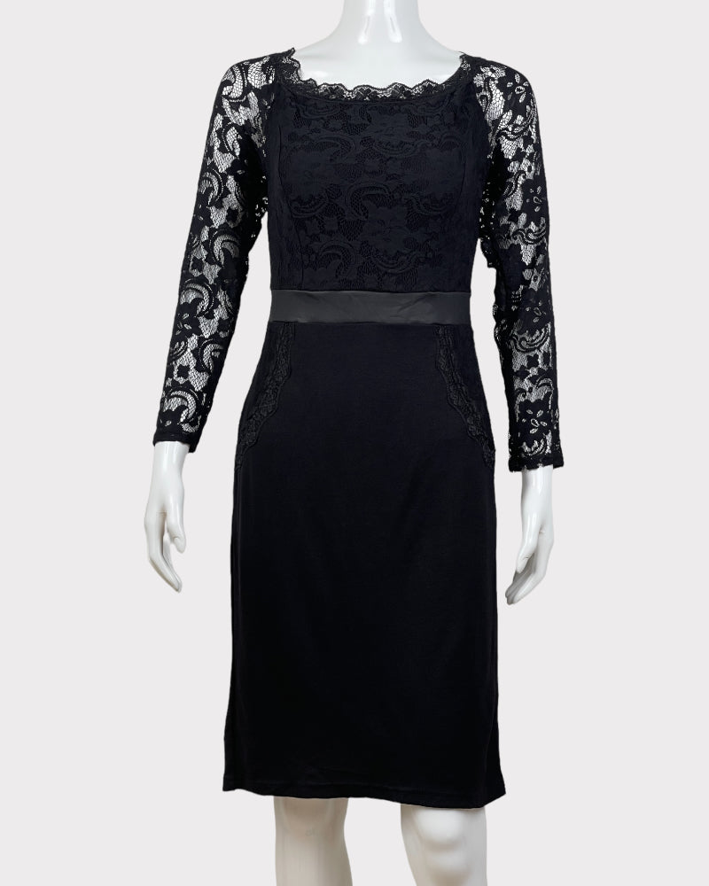 Venus Lace Detail Three-Quarter Sleeve Dress (M-L)