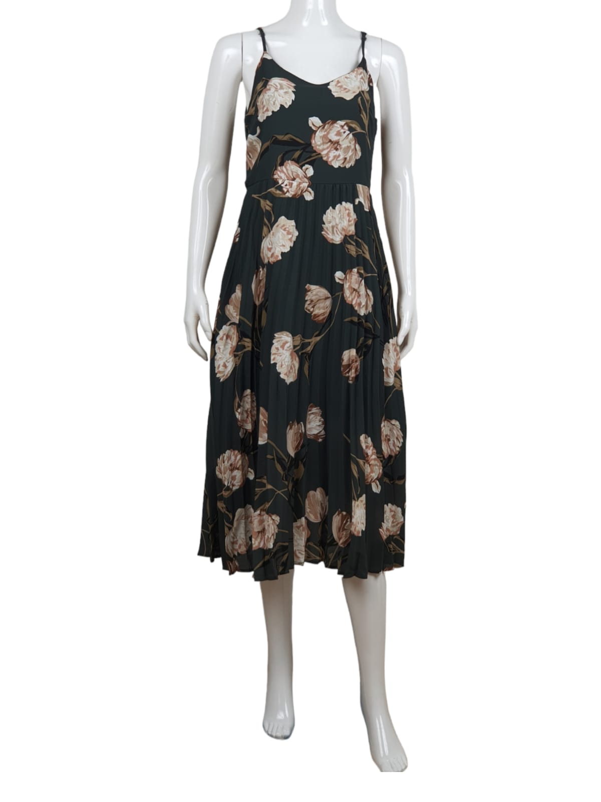 A . New Day Black Floral Pleated Dress (M)