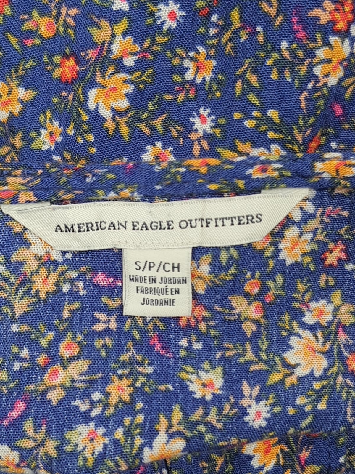 American Eagle Outfitters Lady Croptop (S)