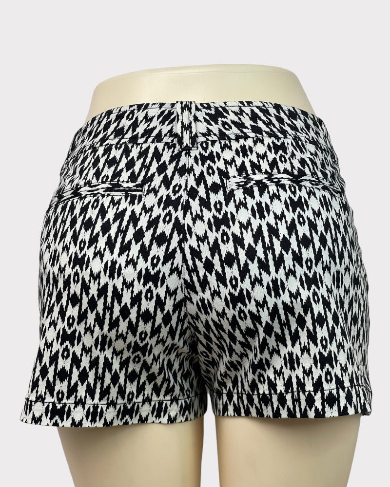 New York & Company Black And White Fashion Shorts (W32)