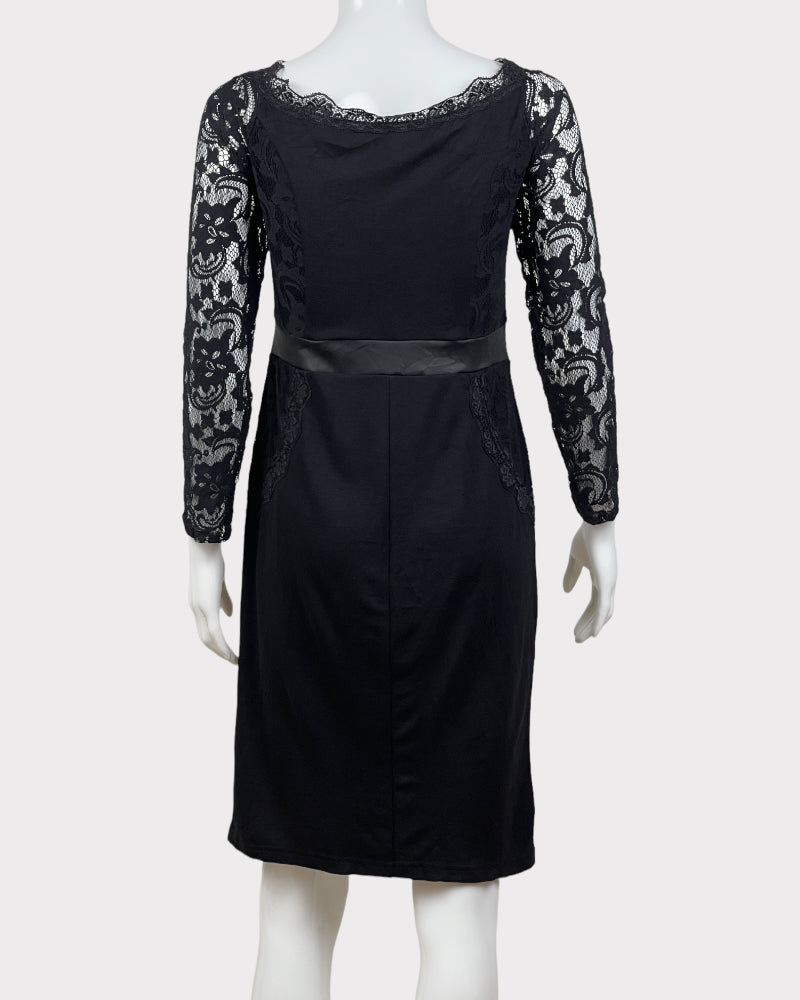 Venus Lace Detail Three-Quarter Sleeve Dress (M-L)