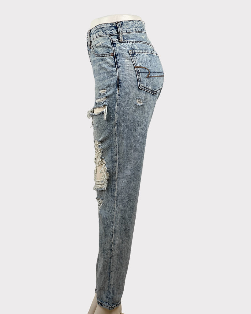 American Eagle Outfitters Light-Wash Blue Ripped Jeans (W32)