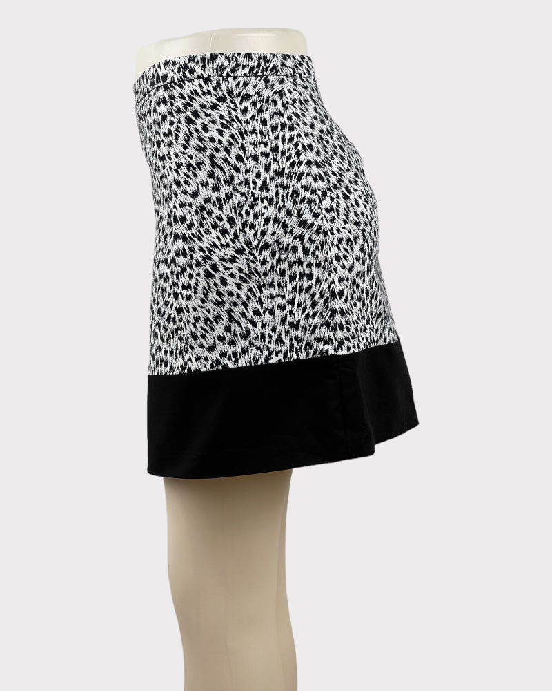 Michael Kors White and Black Printed Mini Skirt	(W36)