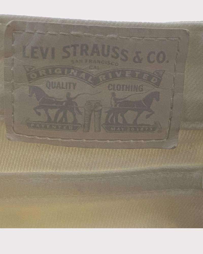 Levis Strauss & Co Skinny Ladies Pant ( W30)