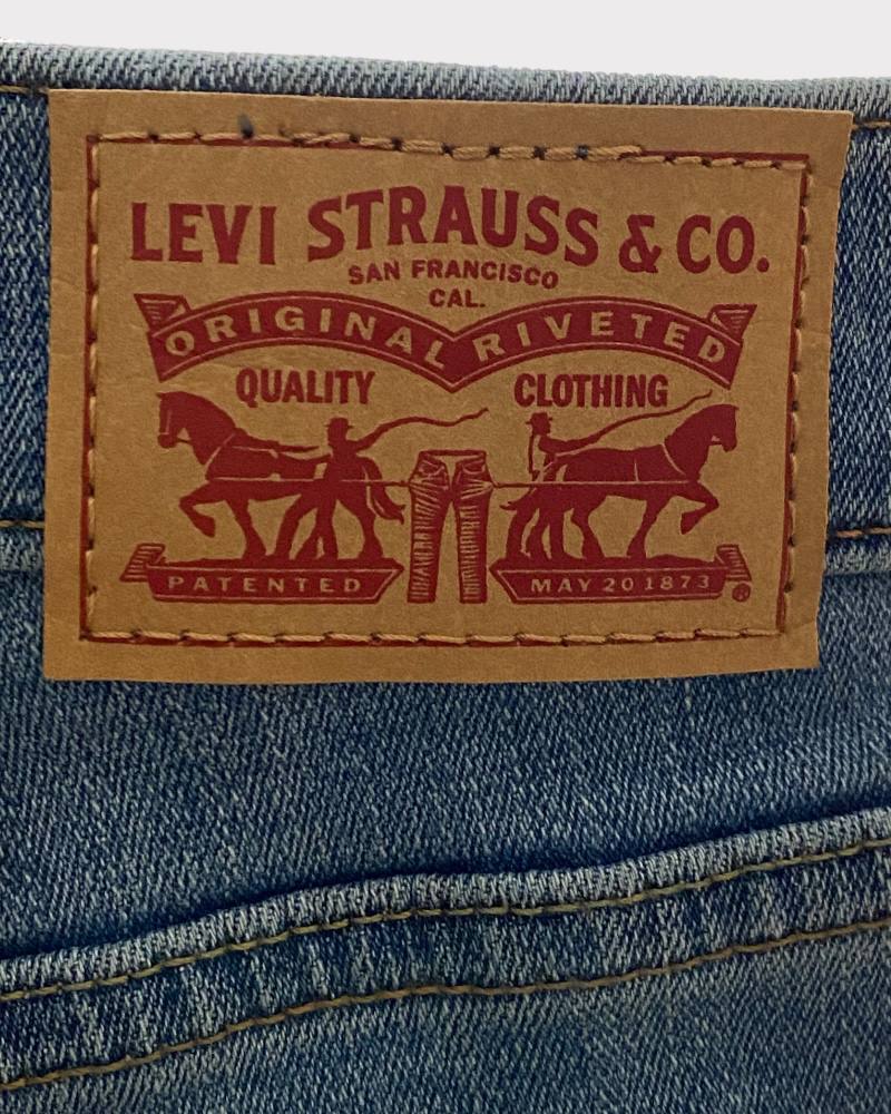 Levi Strauss & Co Classic Bootcut Ladies Pant ( W33 )