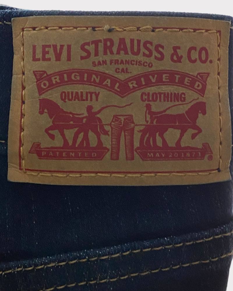 Levi's Strauss & Co Classic Boot Cut Ladies Pant (W8 )