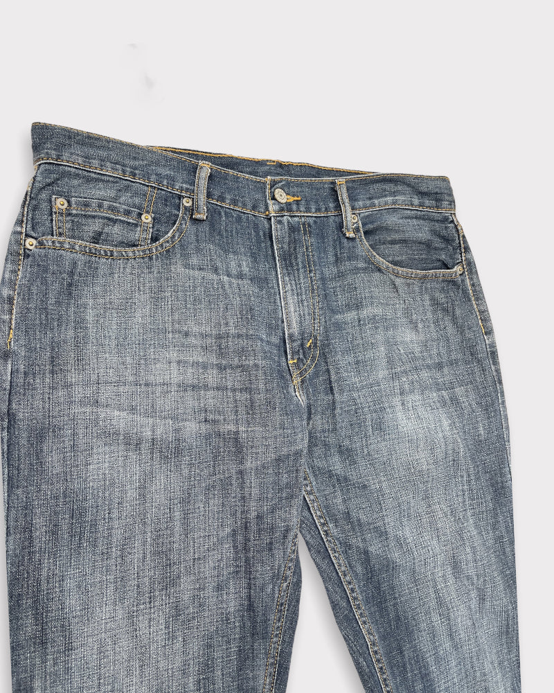 Levi's Men's 559 Faded Blue Jeans (W35)